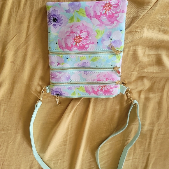 Flower tote - Picture 1 of 2